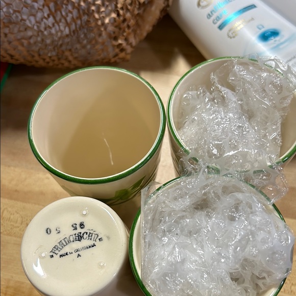 Ivy Pattern Ceramic Cups - Picture 3 of 3